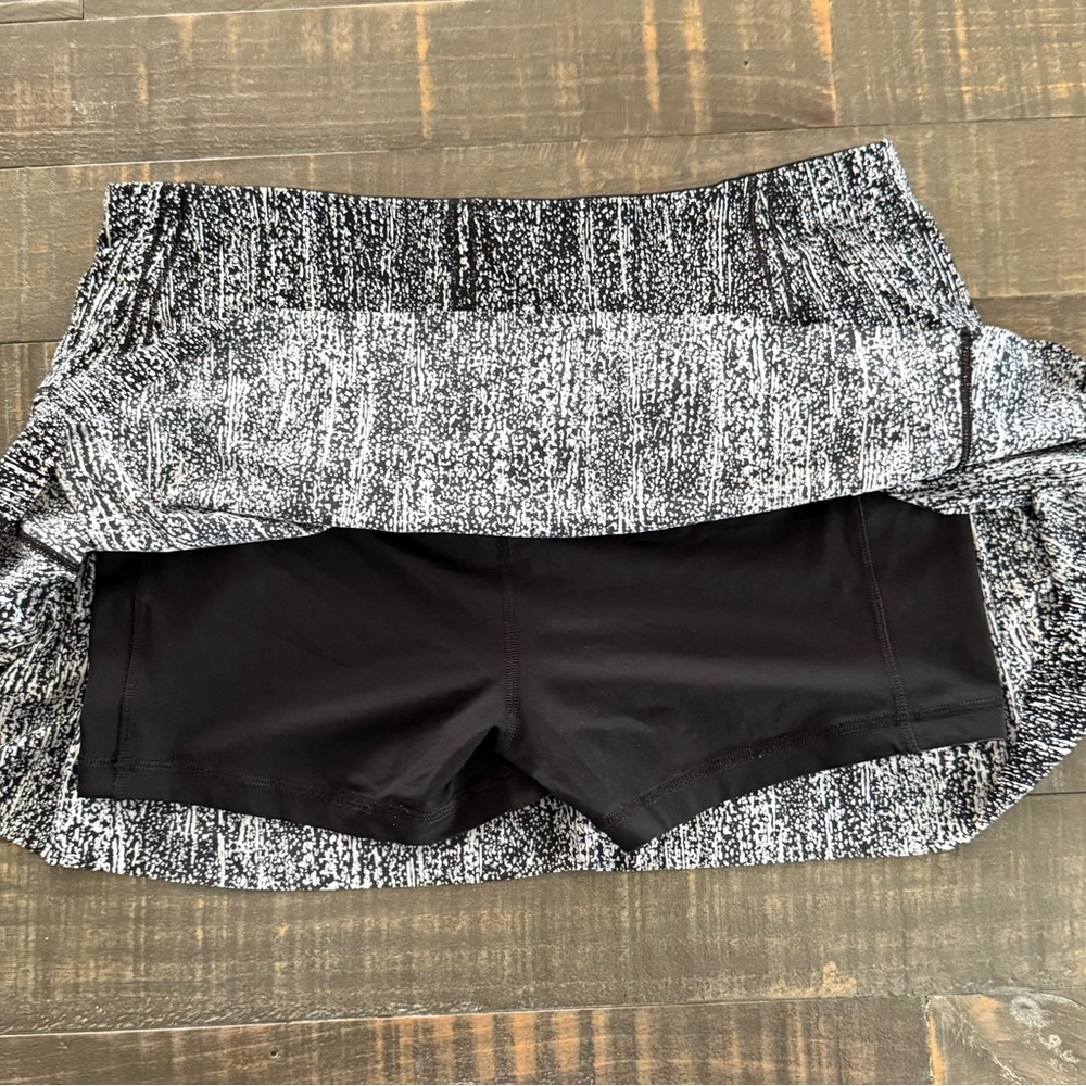 LULULEMON  Women’s Tennis Skirt Skort Pickle Ball Sports Size 10 - Picture 3 of 8